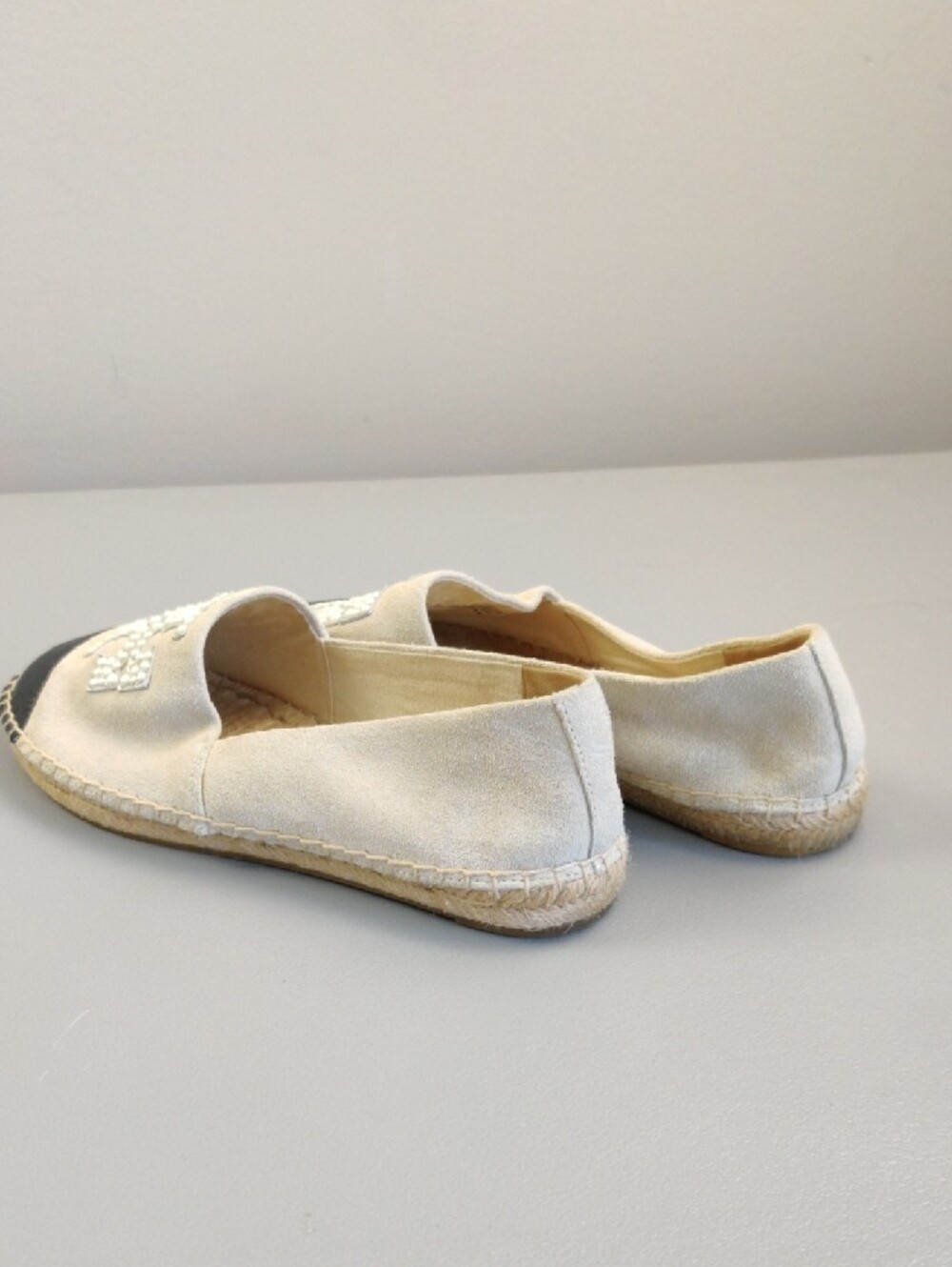 Tory Burch Cream Suede Espadrilles with Black Cap Toe and Pearl Logo Emblem - Picture 4 of 8